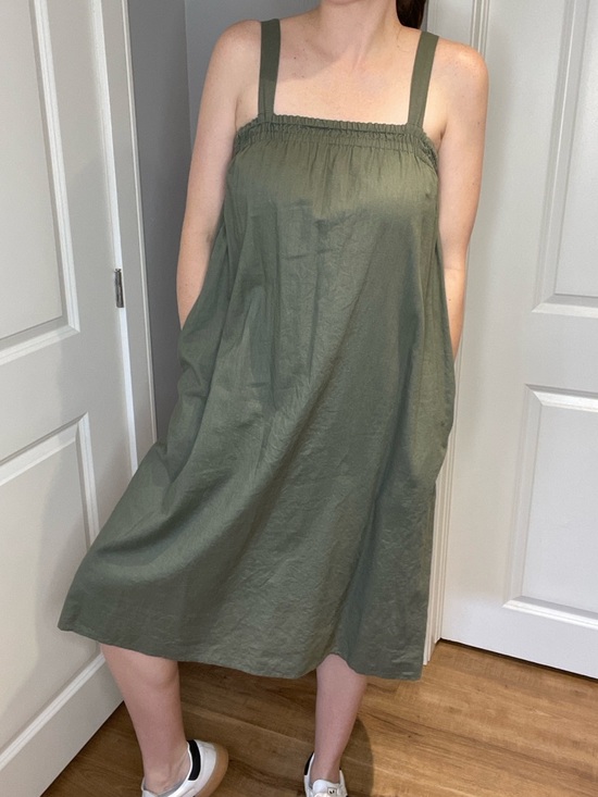 Banana Republic Dresses & Skirts - Banana Republic Olive Green Dress
